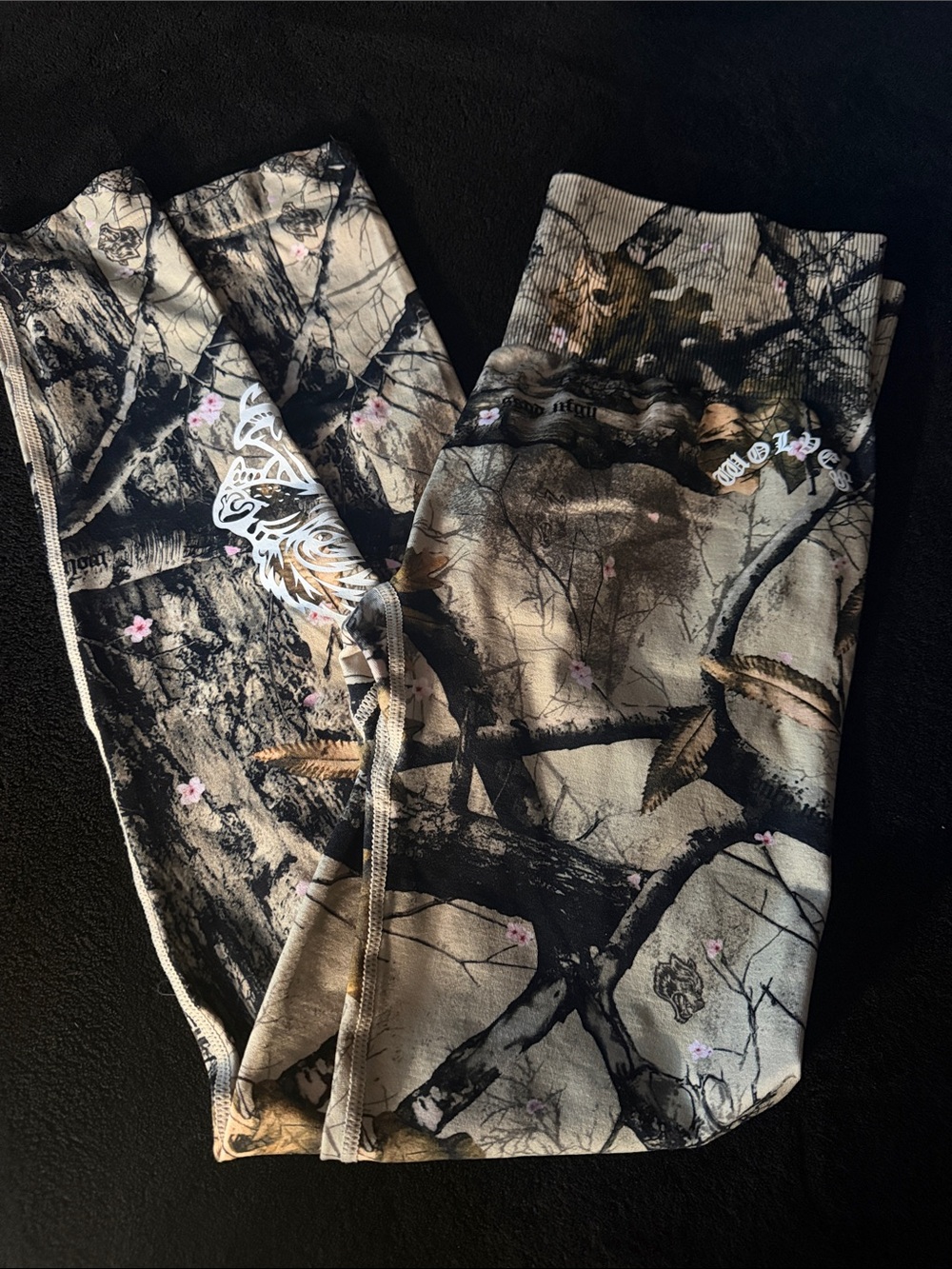 Darc sport cherry blossom Camo Leggings in Beige and and black